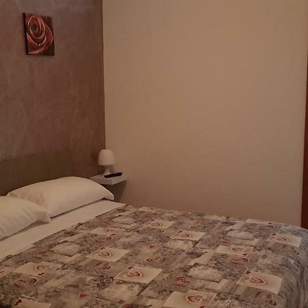 B&B Mara Pompei Bagian luar foto