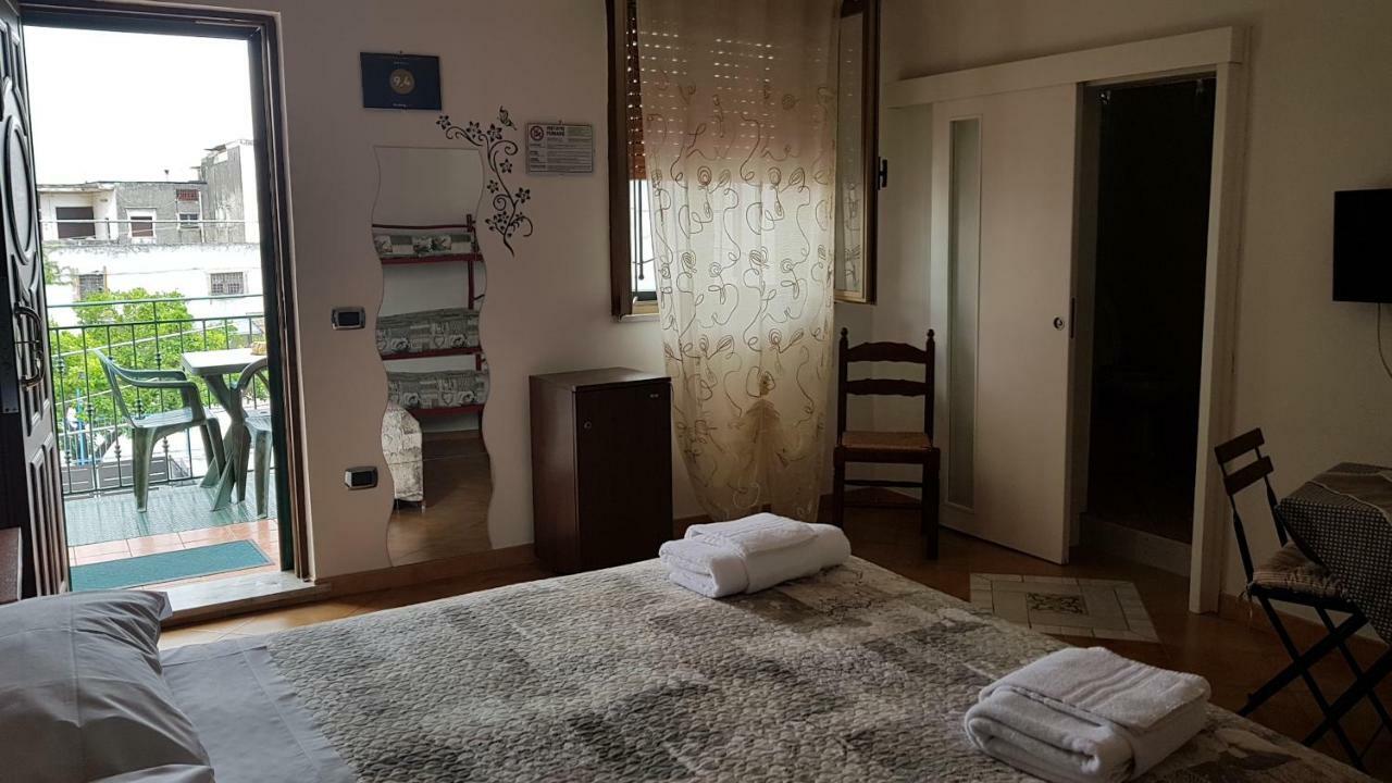 B&B Mara Pompei Bagian luar foto